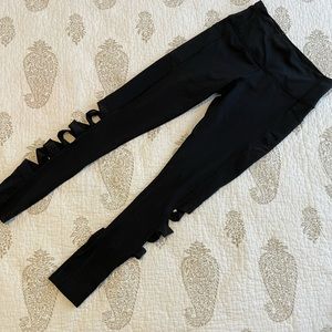 Victoria Sport black leggings size small